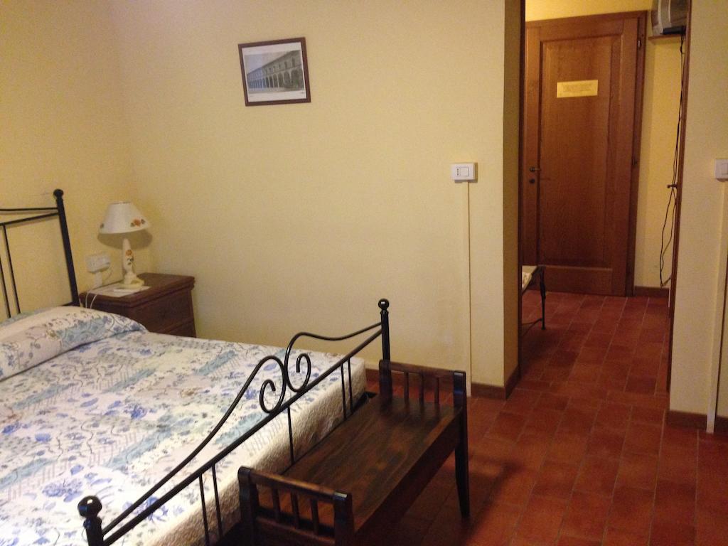 Agriturismo La Marletta Imola Rum bild